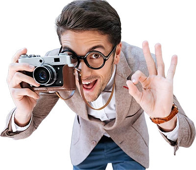Photo d'un homme photographe décalé